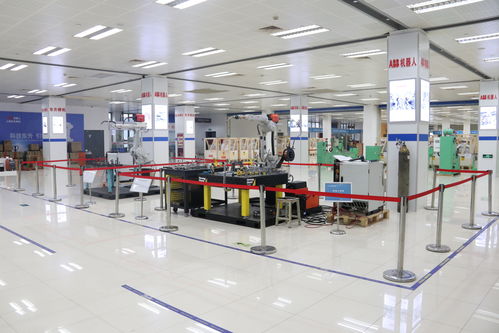 中國五交化互聯網商會與江蘇省工商聯五金機電商會會長周才炳訪問機器人科創城，深化五金交電產業合作